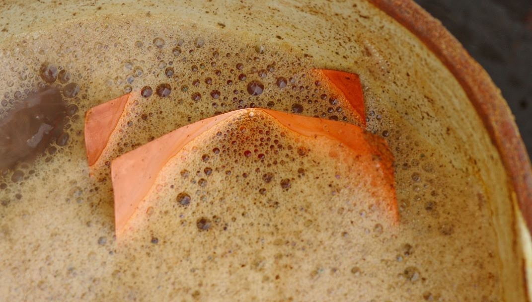 http://www.ayuryog.org/sites/default/files/copper_boiled_in_urine.jpg