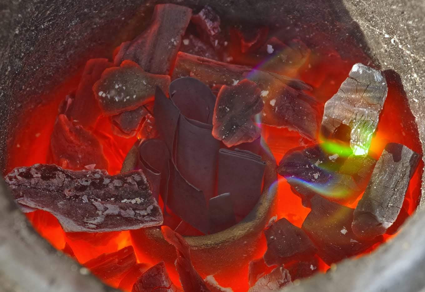 http://www.ayuryog.org/sites/default/files/copper_in_furnace.jpg