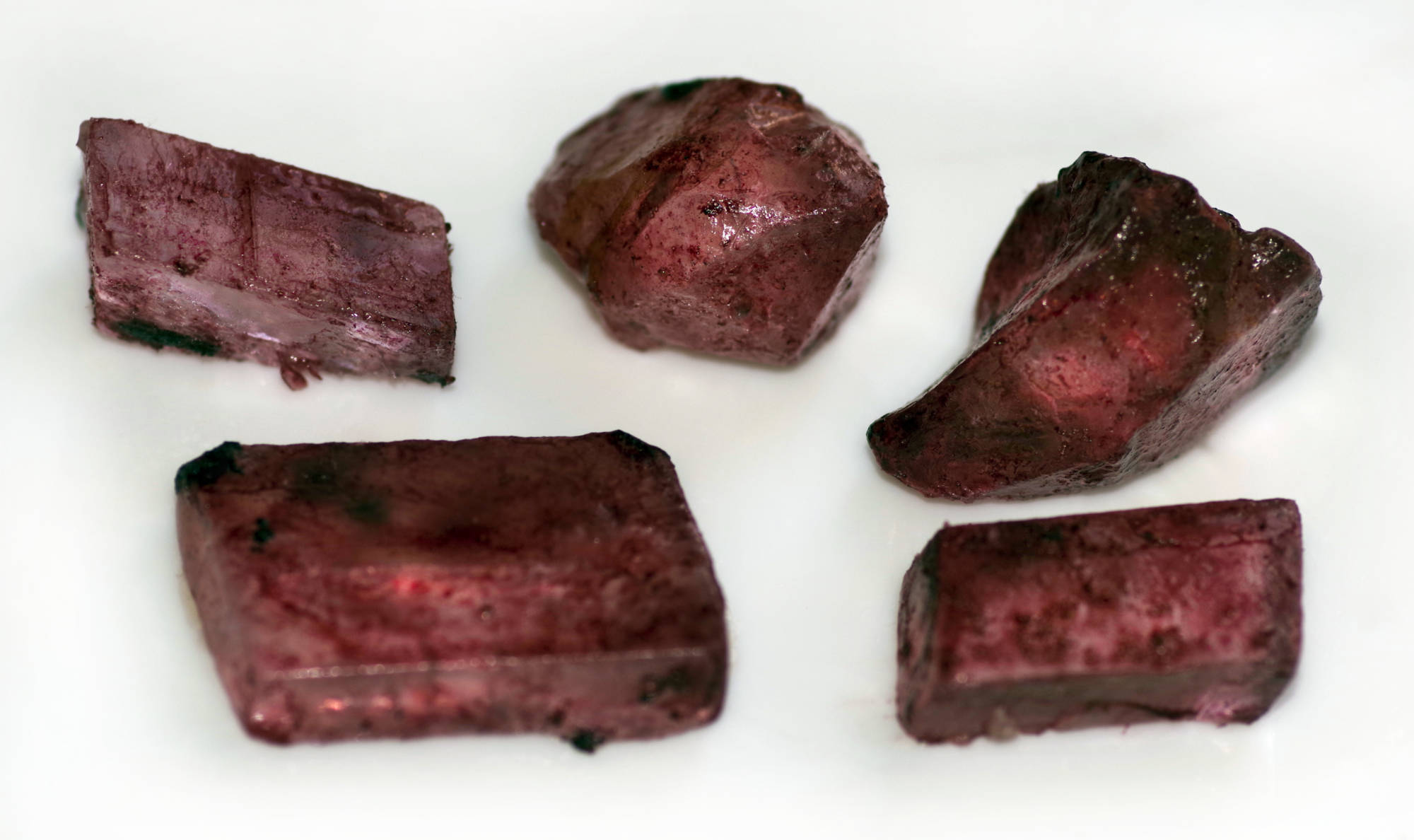 artificial rubies first dye